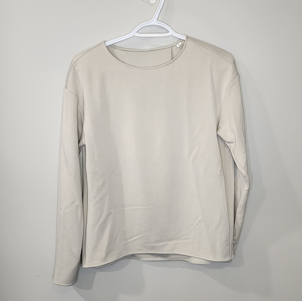 Uniqlo Matching Set Top and Bottom - Picture 3 of 8